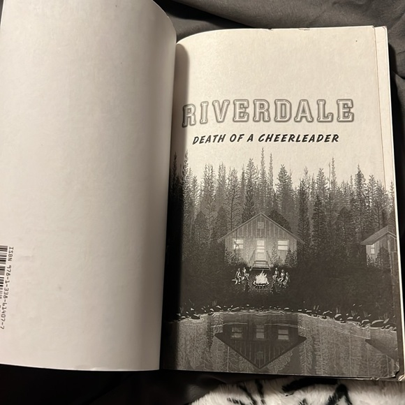 RIVERDALE Death of a Cheerleader by Micol Ostow - Picture 3 of 5
